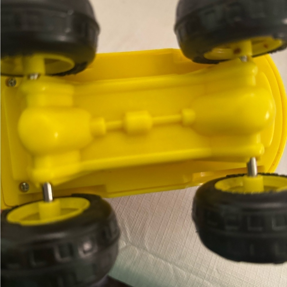 Bright Red and Yellow Tonka Fire Rescue Toy Truck with Ladder. - Picture 11 of 12